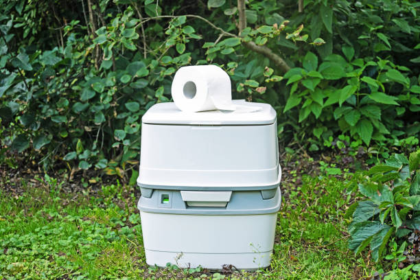 Best Portable restroom trailer rental  in Sarasota Springs, FL
